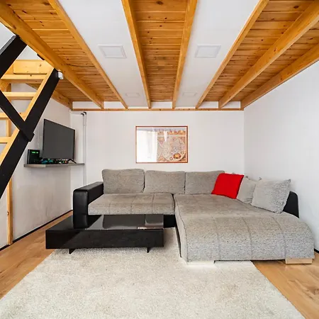 Center Podmaniczky *