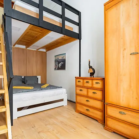 Center Podmaniczky * Budapest